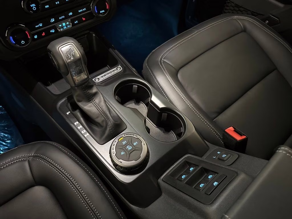 2026 Shadow Black Ford Bronco Outer Banks 4X4 SUV