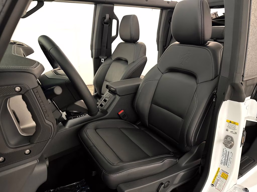 2026 Oxford White Ford Bronco Outer Banks 4X4 SUV