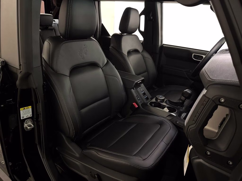 2026 Shadow Black Ford Bronco Outer Banks 4X4 SUV