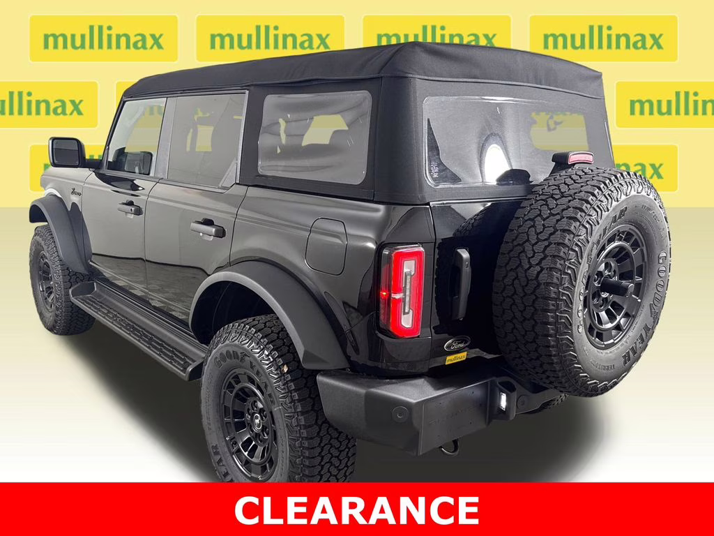 2026 Shadow Black Ford Bronco Outer Banks 4X4 SUV