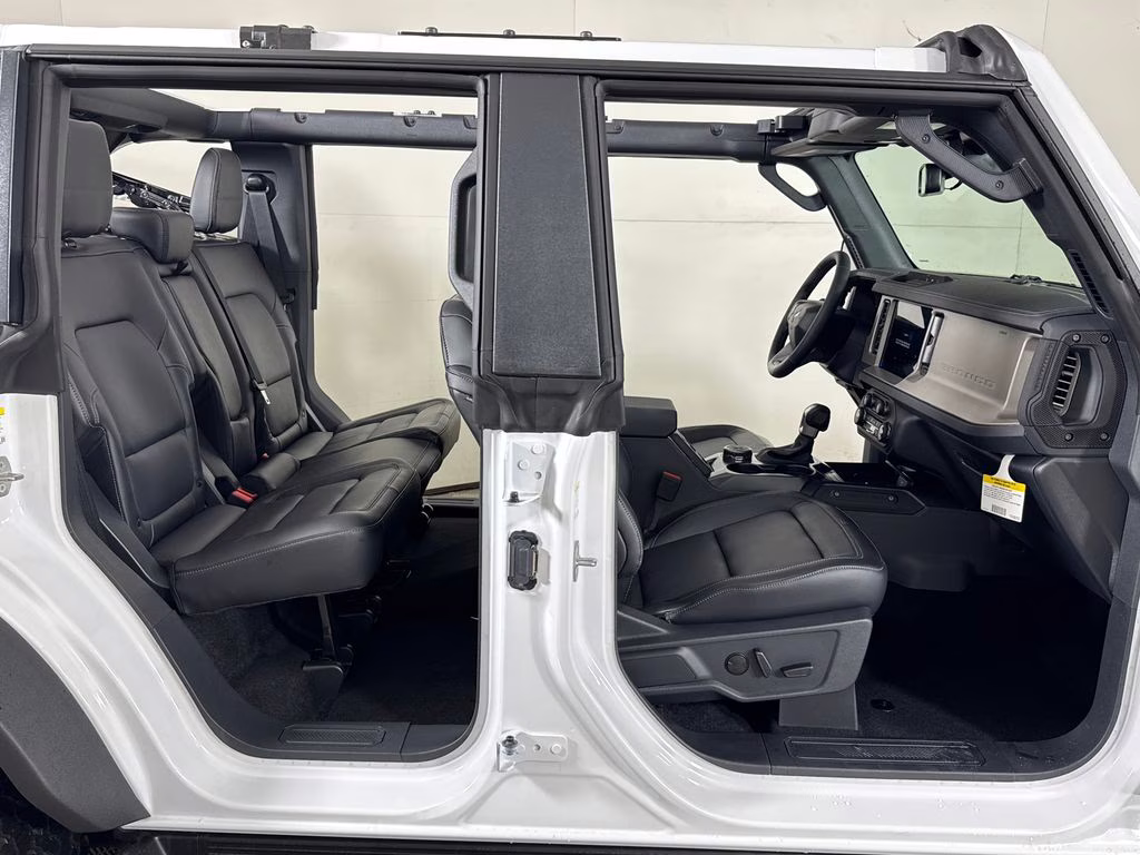 2026 Oxford White Ford Bronco Outer Banks 4X4 SUV