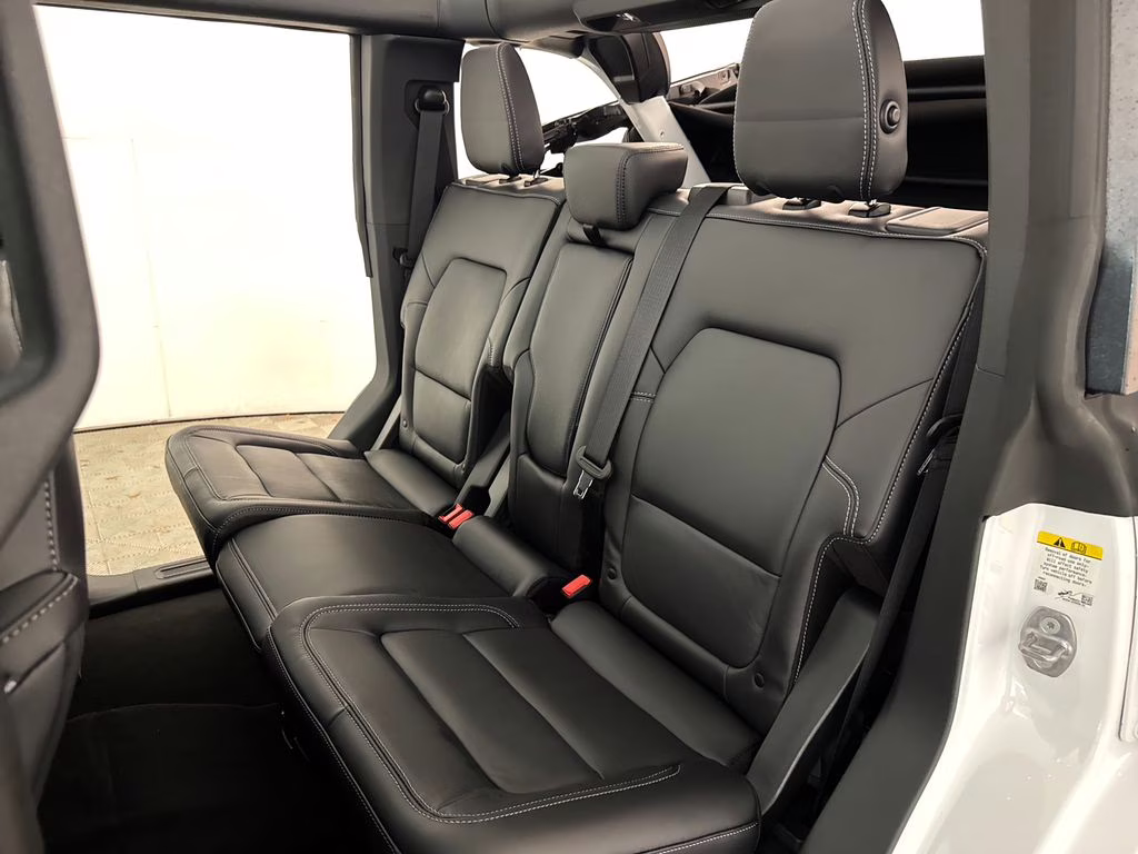 2026 Oxford White Ford Bronco Outer Banks 4X4 SUV