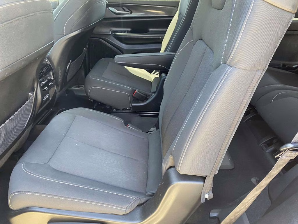 2023 Velvet Red Pearlcoat Jeep Grand Cherokee L Laredo 4X4 SUV