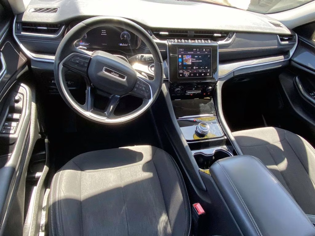 2023 Velvet Red Pearlcoat Jeep Grand Cherokee L Laredo 4X4 SUV