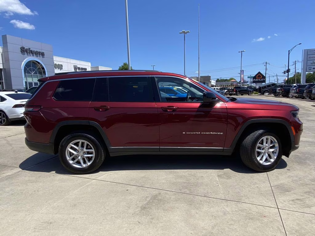 2023 Velvet Red Pearlcoat Jeep Grand Cherokee L Laredo 4X4 SUV