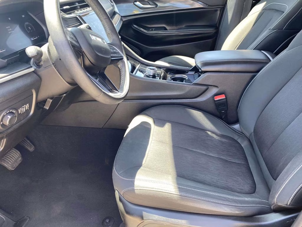 2023 Velvet Red Pearlcoat Jeep Grand Cherokee L Laredo 4X4 SUV