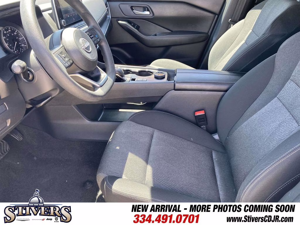 2024 Gun Metallic Nissan Rogue SV AWD SUV