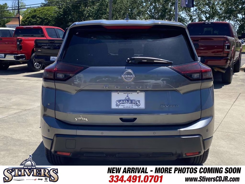 2024 Gun Metallic Nissan Rogue SV AWD SUV