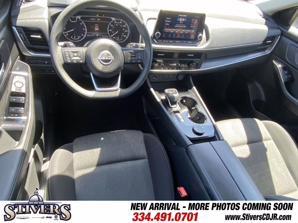 2024 Gun Metallic Nissan Rogue SV AWD SUV