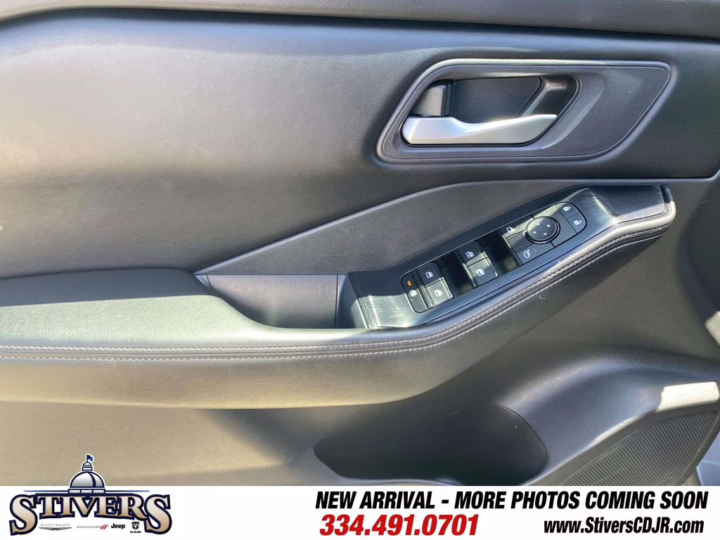 2024 Gun Metallic Nissan Rogue SV AWD SUV