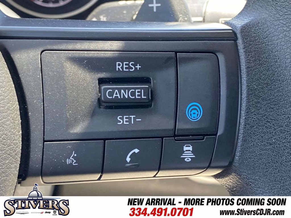 2024 Gun Metallic Nissan Rogue SV AWD SUV