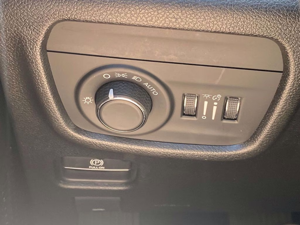 2023 Velvet Red Pearlcoat Jeep Grand Cherokee L Laredo 4X4 SUV