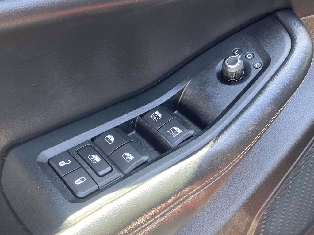 2023 Velvet Red Pearlcoat Jeep Grand Cherokee L Laredo 4X4 SUV