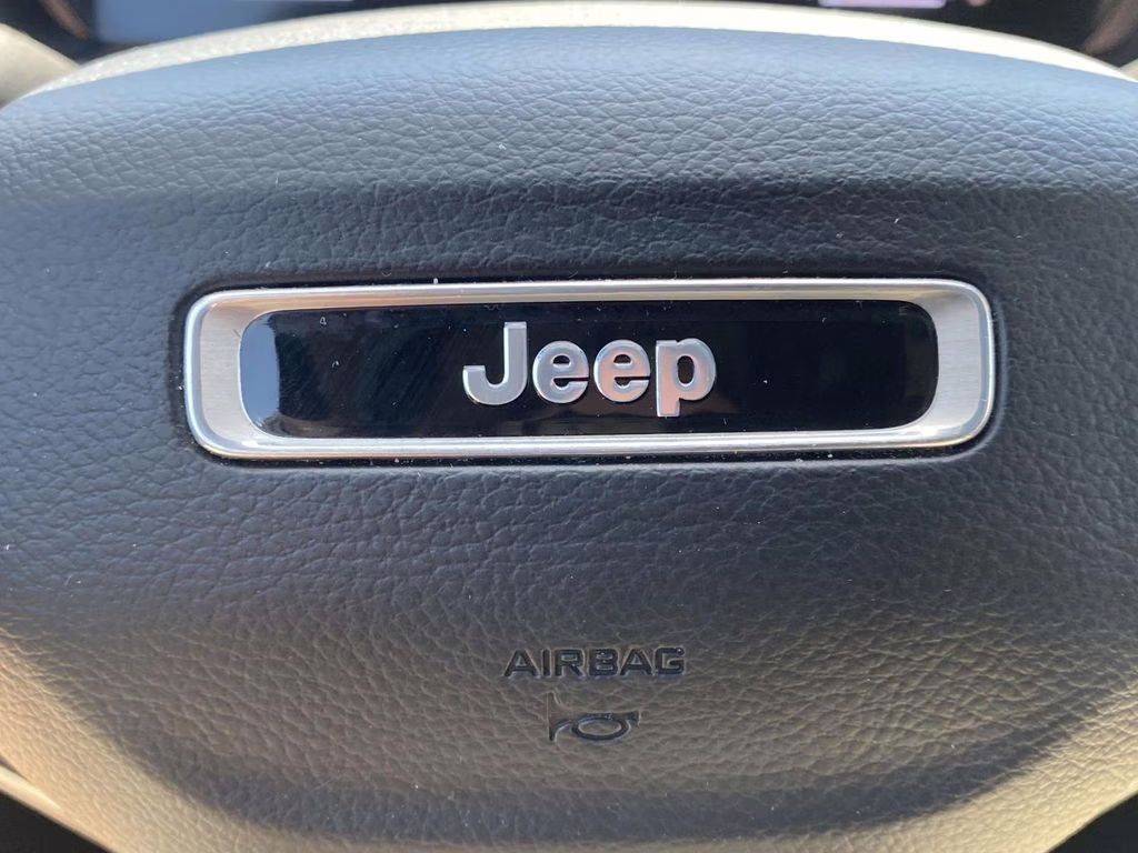 2023 Velvet Red Pearlcoat Jeep Grand Cherokee L Laredo 4X4 SUV