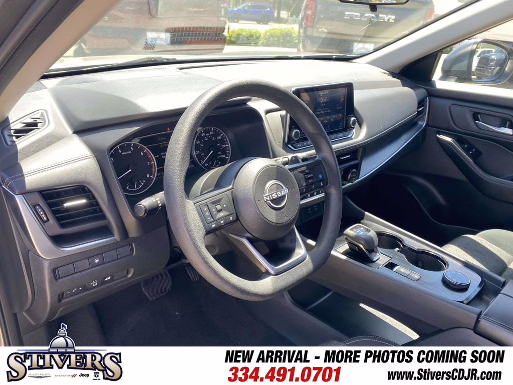 2024 Gun Metallic Nissan Rogue SV AWD SUV