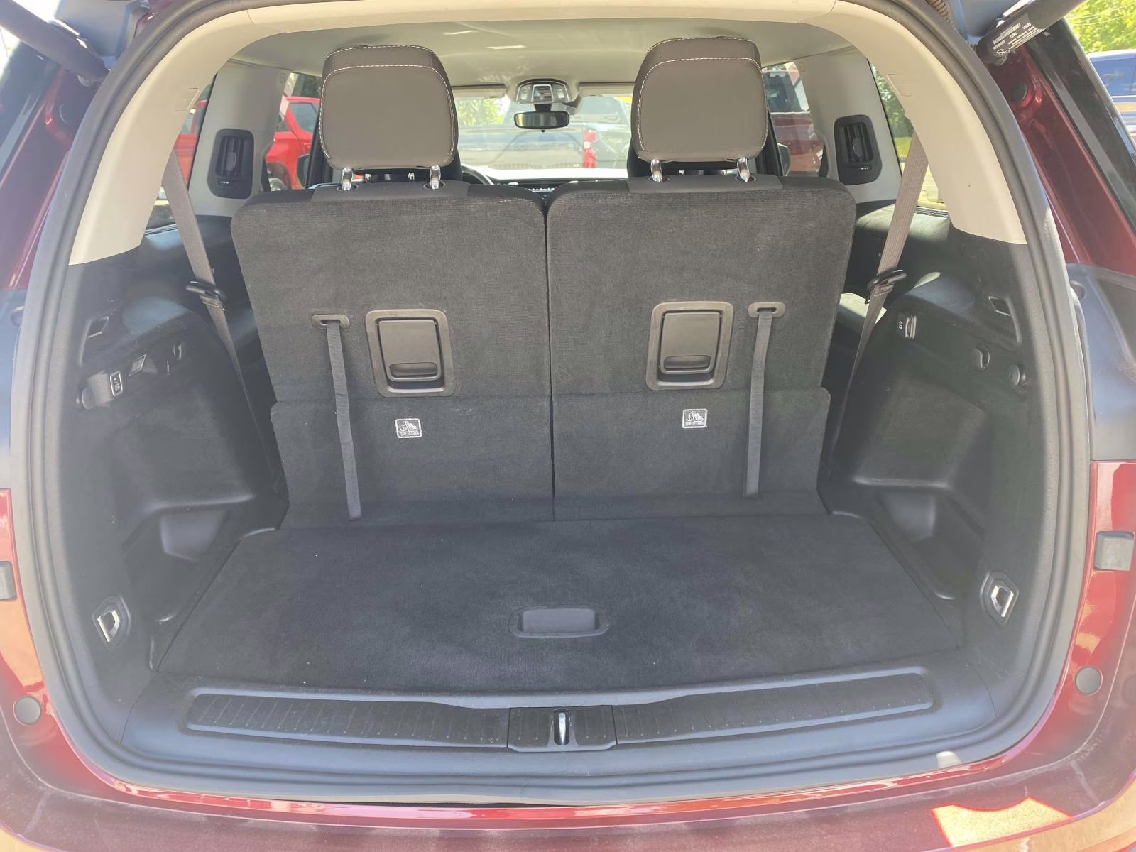 2023 Velvet Red Pearlcoat Jeep Grand Cherokee L Laredo 4X4 SUV