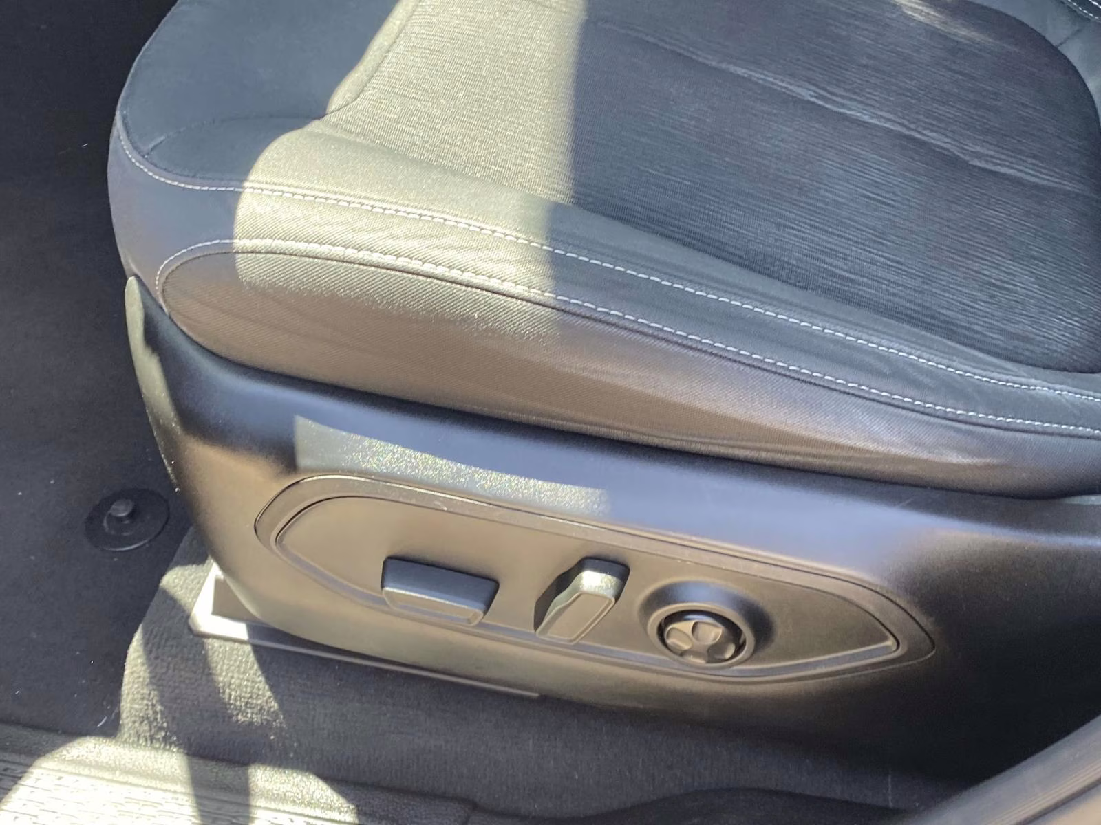 2023 Velvet Red Pearlcoat Jeep Grand Cherokee L Laredo 4X4 SUV