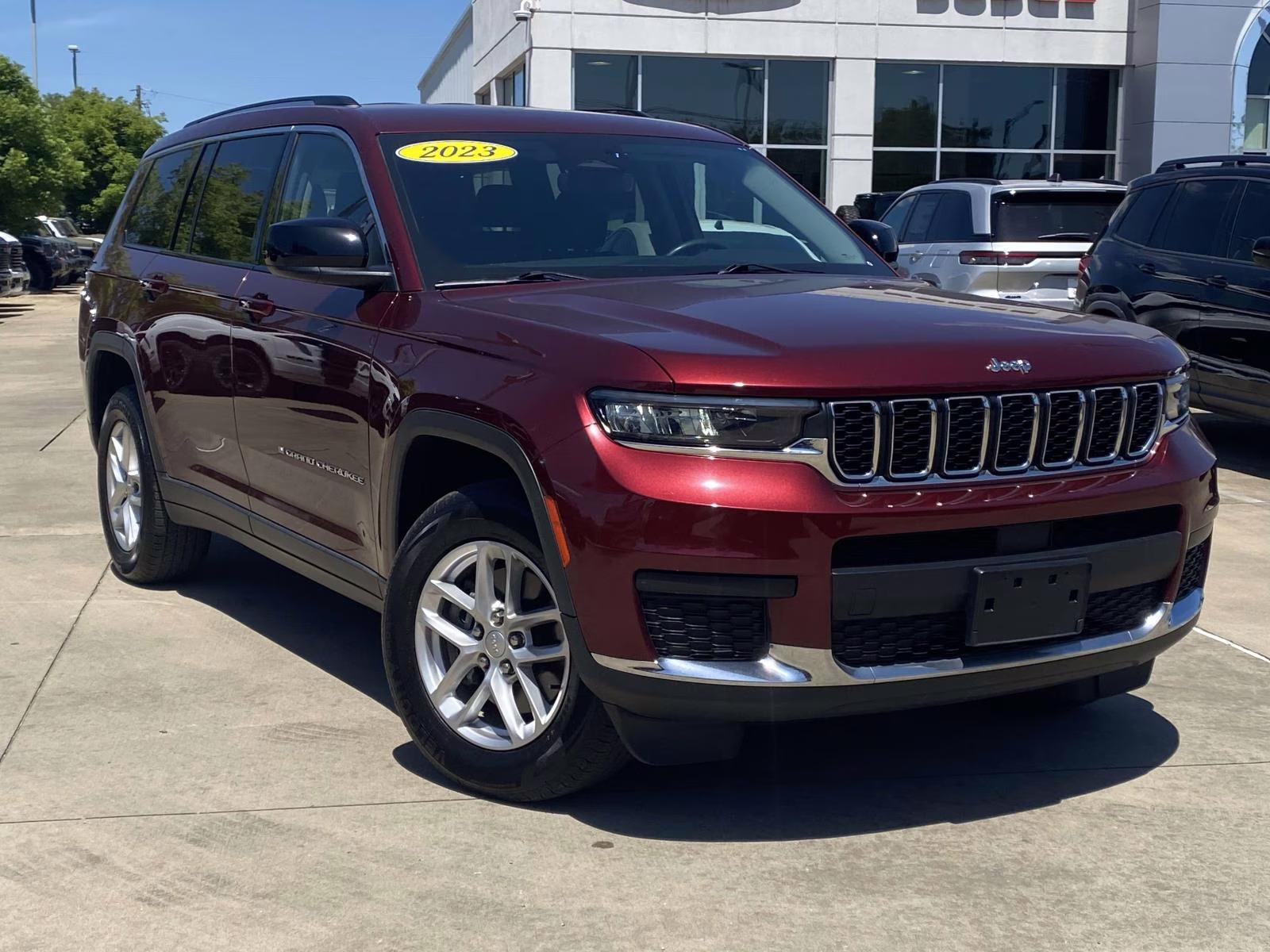 2023 Velvet Red Pearlcoat Jeep Grand Cherokee L Laredo 4X4 SUV