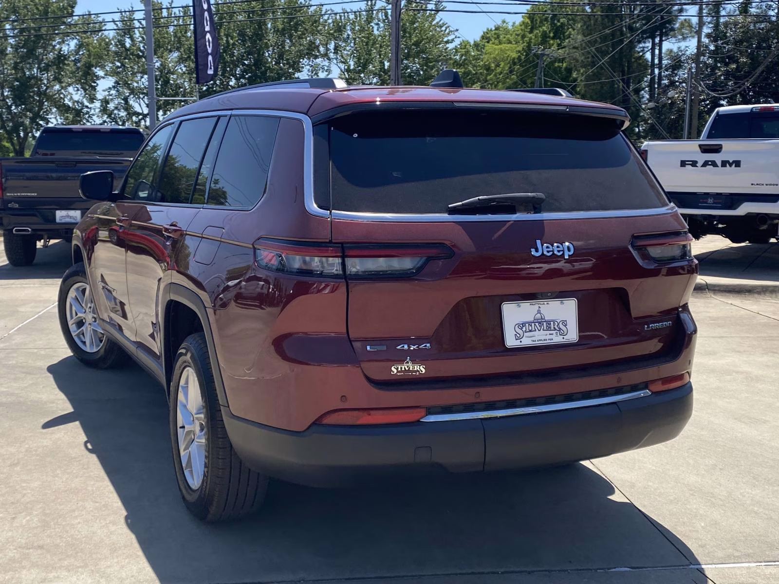 2023 Velvet Red Pearlcoat Jeep Grand Cherokee L Laredo 4X4 SUV