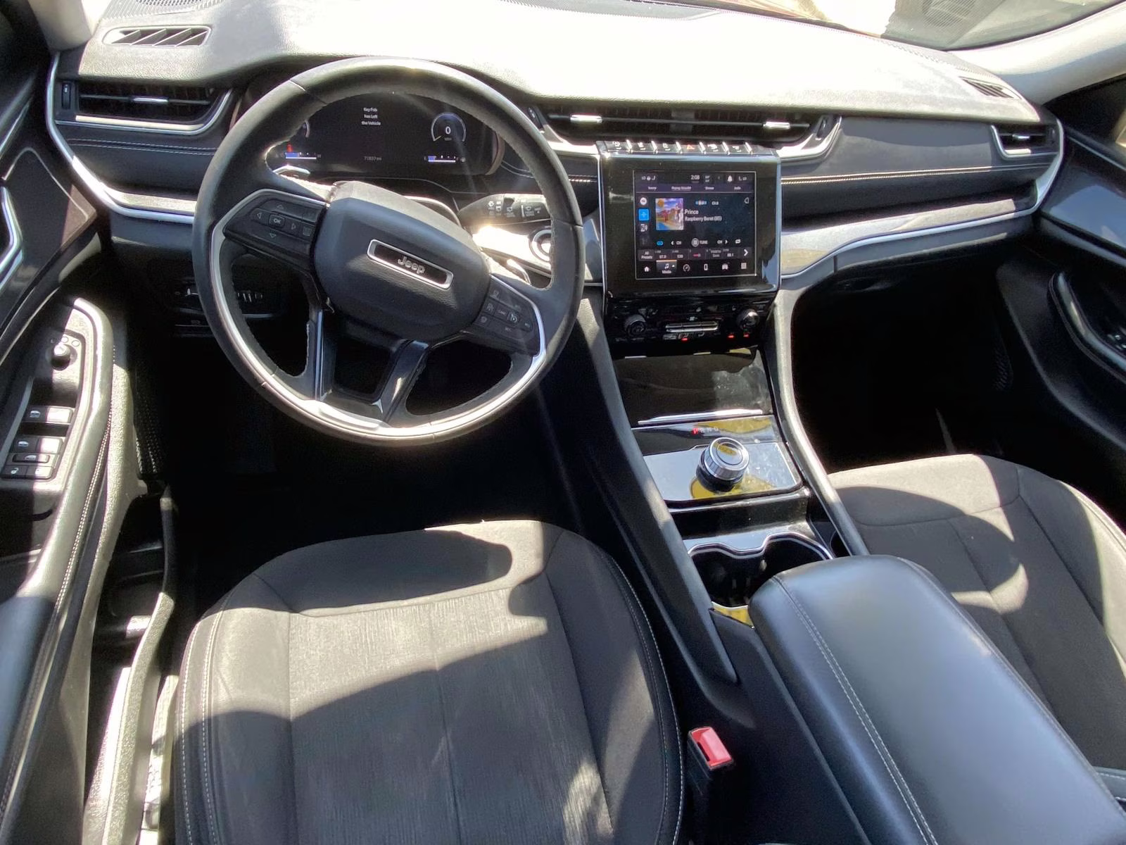 2023 Velvet Red Pearlcoat Jeep Grand Cherokee L Laredo 4X4 SUV