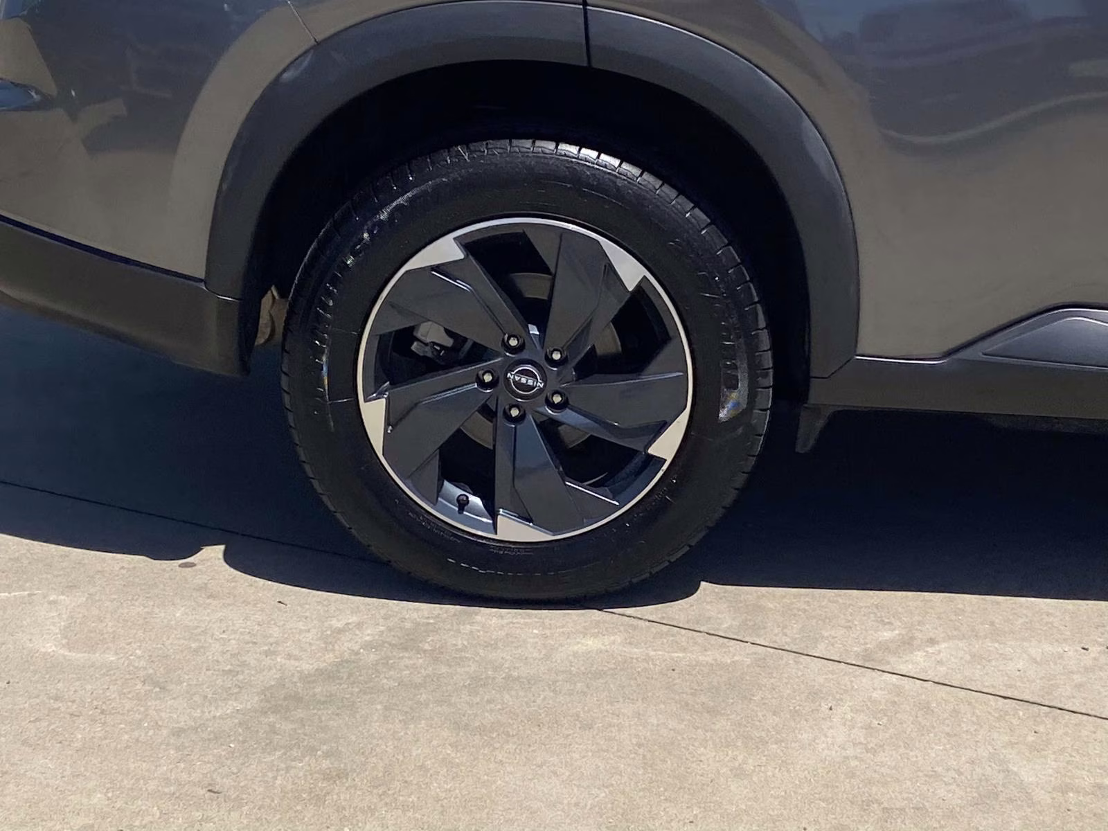 2024 Gun Metallic Nissan Rogue SV AWD SUV