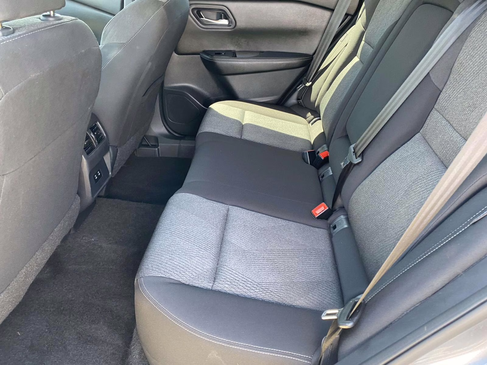 2024 Gun Metallic Nissan Rogue SV AWD SUV