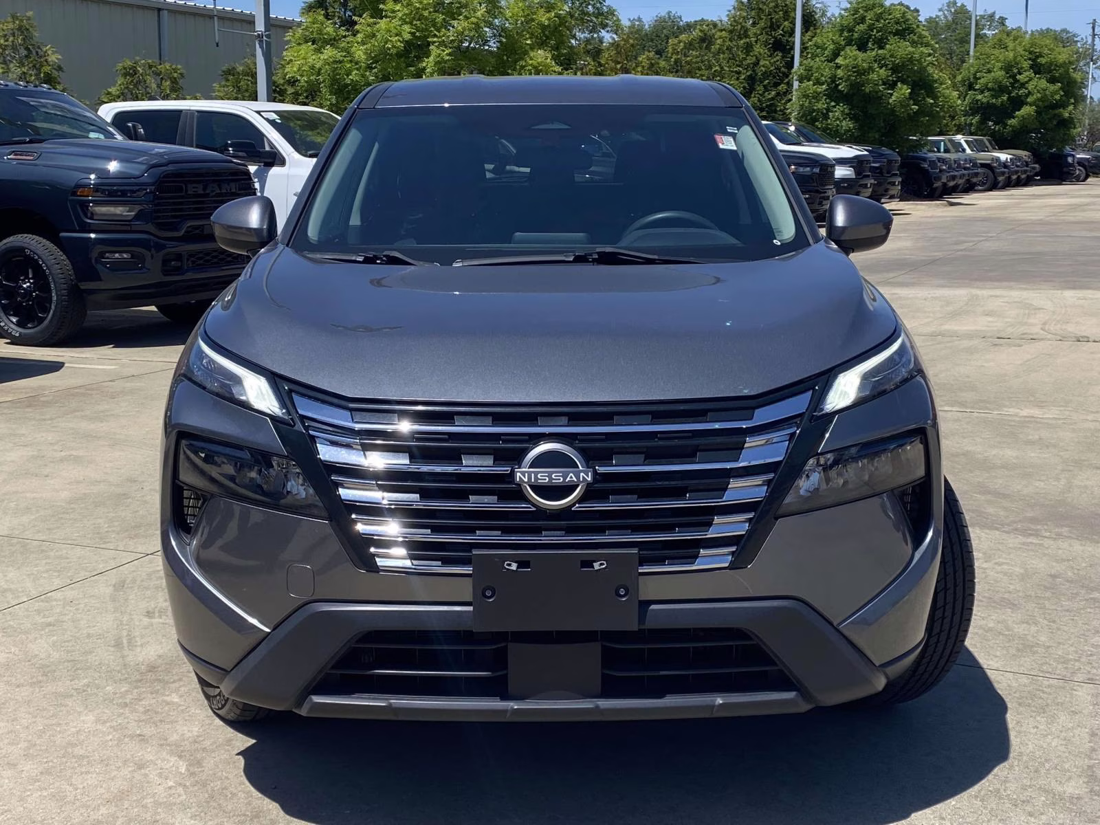 2024 Gun Metallic Nissan Rogue SV AWD SUV