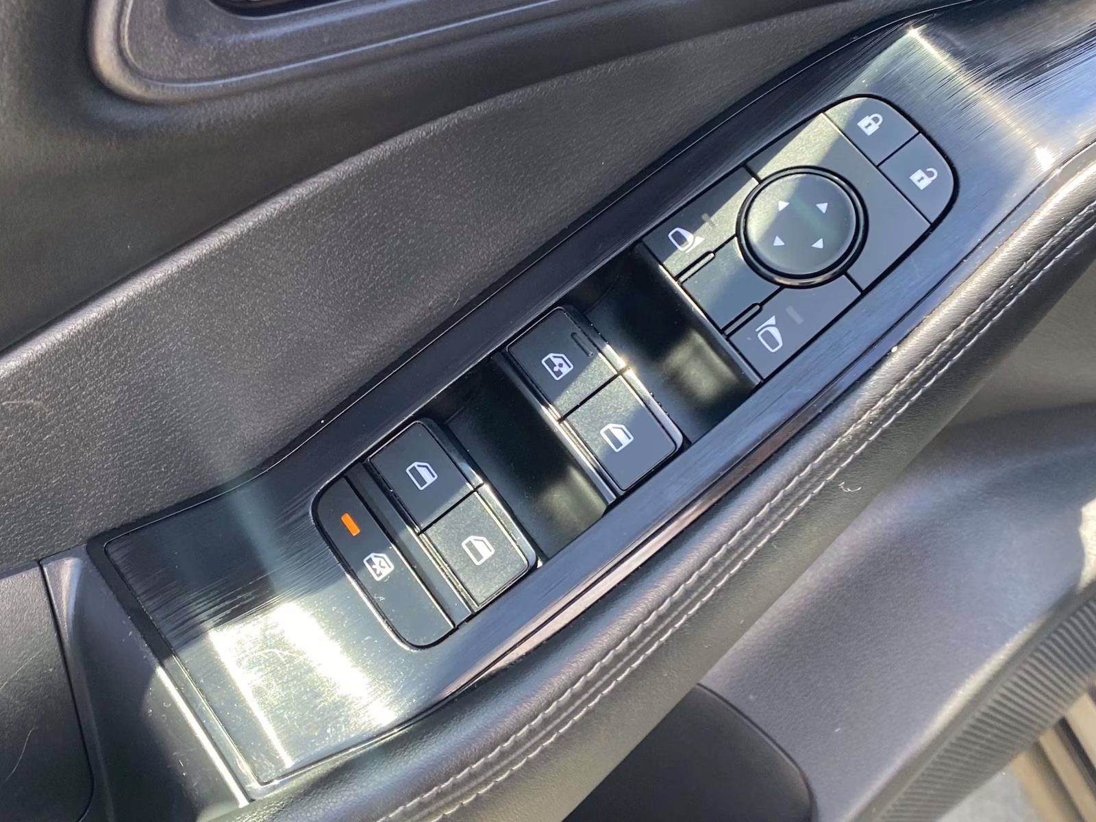 2024 Gun Metallic Nissan Rogue SV AWD SUV