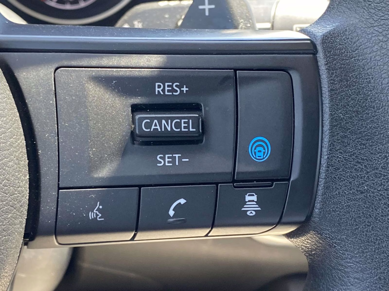 2024 Gun Metallic Nissan Rogue SV AWD SUV