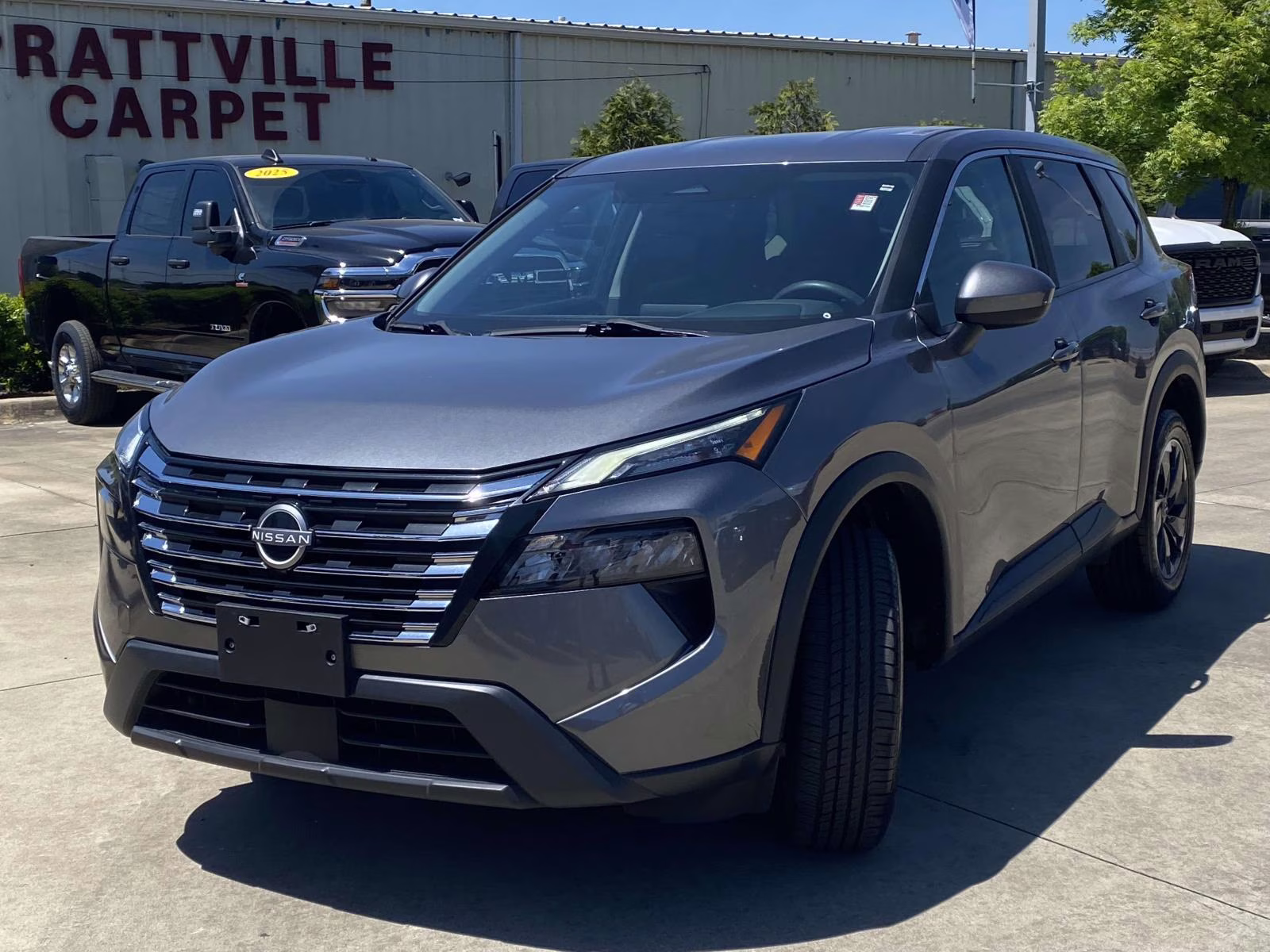 2024 Gun Metallic Nissan Rogue SV AWD SUV