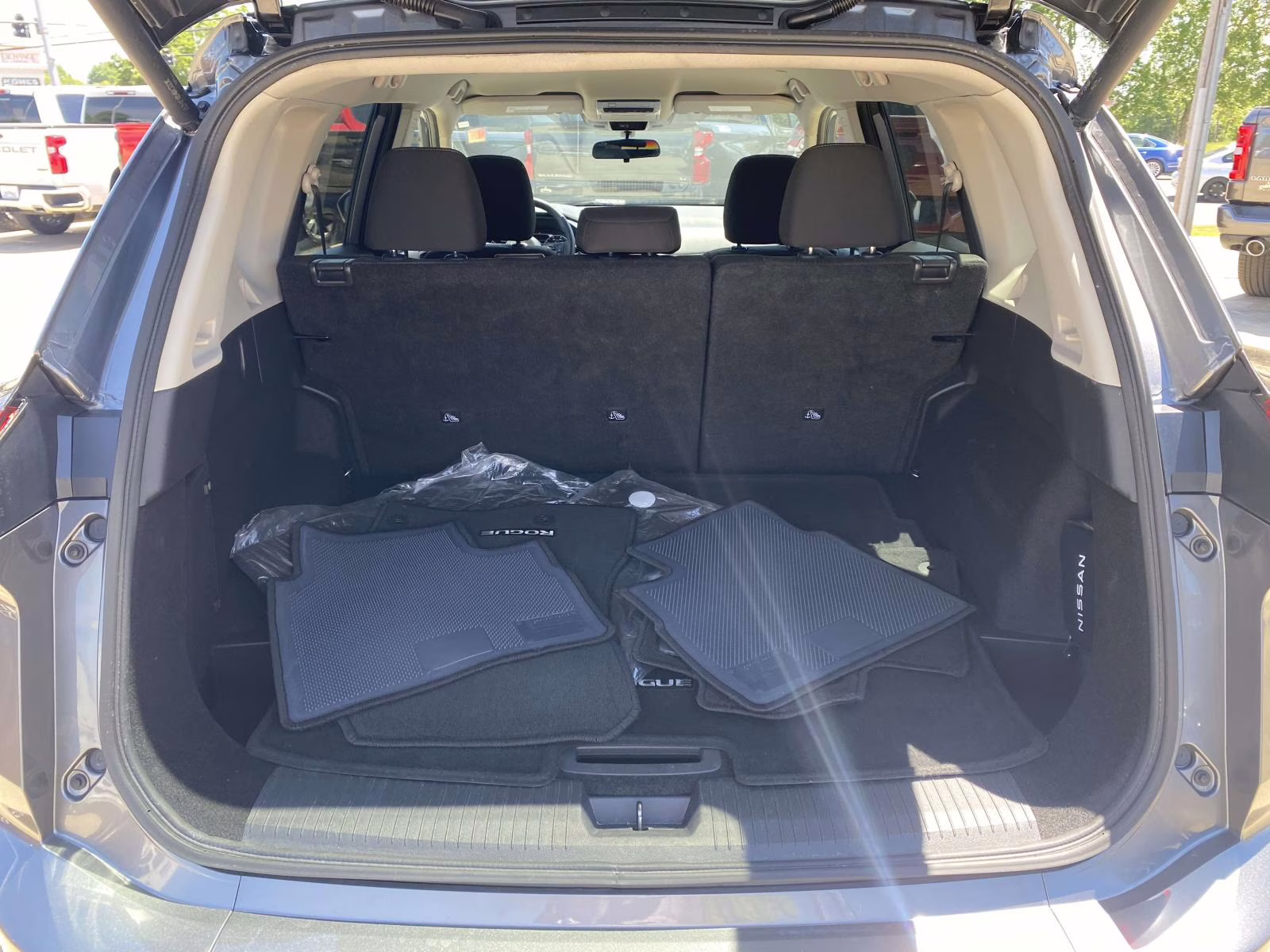 2024 Gun Metallic Nissan Rogue SV AWD SUV