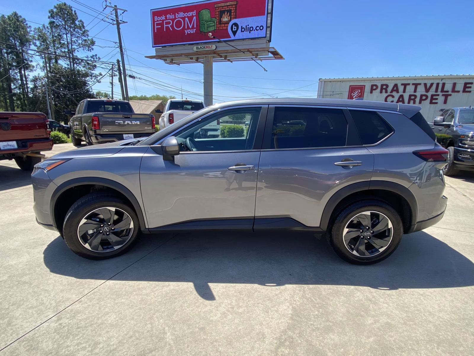 2024 Gun Metallic Nissan Rogue SV AWD SUV