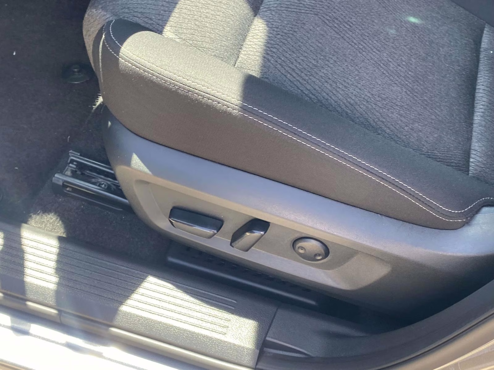 2024 Gun Metallic Nissan Rogue SV AWD SUV