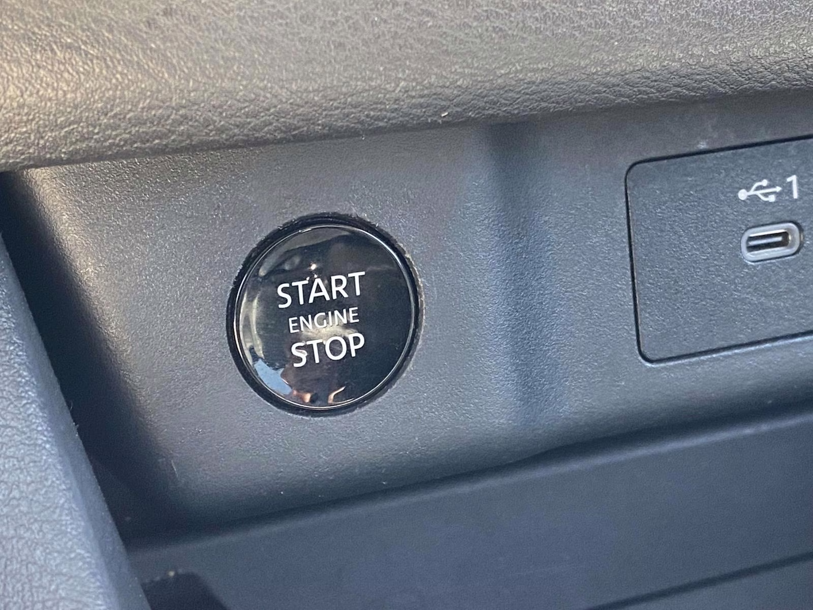 2024 Gun Metallic Nissan Rogue SV AWD SUV