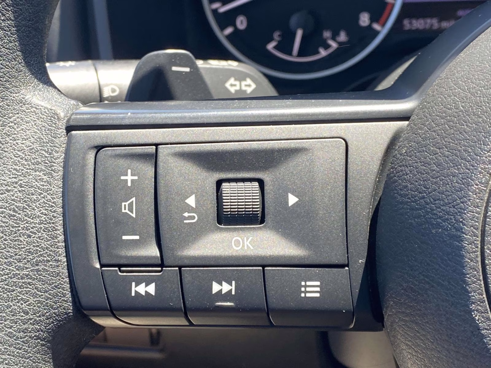 2024 Gun Metallic Nissan Rogue SV AWD SUV