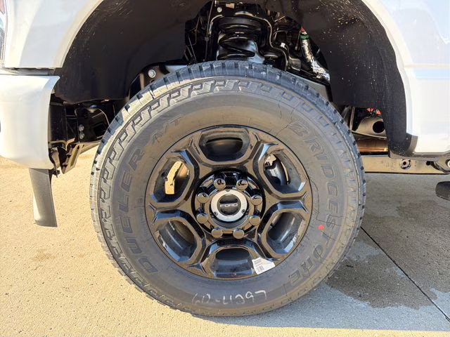 2026 Oxford White Ford Super Duty F-250 SRW XL 4X4 Truck