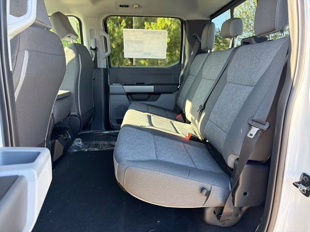 2026 Oxford White Ford Super Duty F-250 SRW XL 4X4 Truck