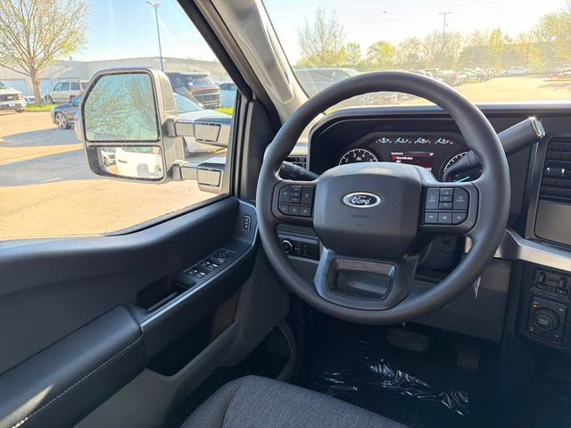 2026 Oxford White Ford Super Duty F-250 SRW XL 4X4 Truck