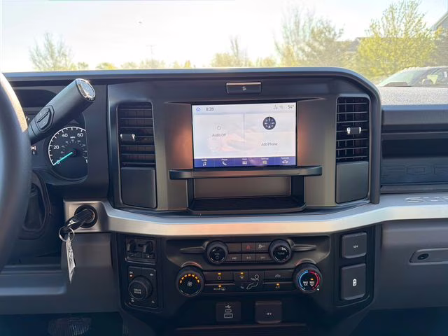 2026 Oxford White Ford Super Duty F-250 SRW XL 4X4 Truck