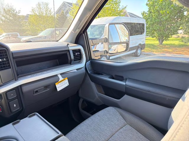 2026 Oxford White Ford Super Duty F-250 SRW XL 4X4 Truck