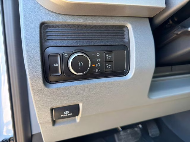 2026 Oxford White Ford Super Duty F-250 SRW XL 4X4 Truck