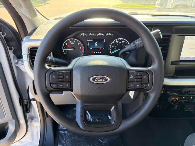 2026 Oxford White Ford Super Duty F-250 SRW XL 4X4 Truck