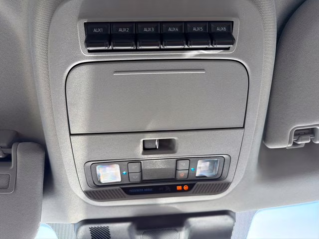 2026 Oxford White Ford Super Duty F-250 SRW XL 4X4 Truck