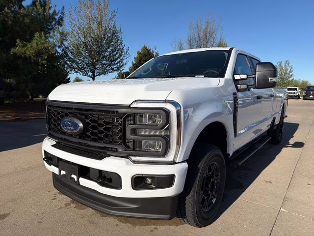 2026 Oxford White Ford Super Duty F-250 SRW XL 4X4 Truck