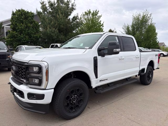 2026 Oxford White Ford Super Duty F-250 SRW Lariat 4X4 Truck