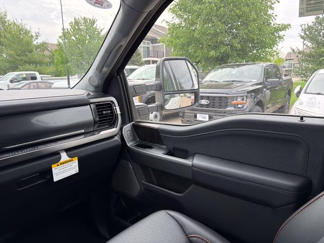 2026 Oxford White Ford Super Duty F-250 SRW Lariat 4X4 Truck