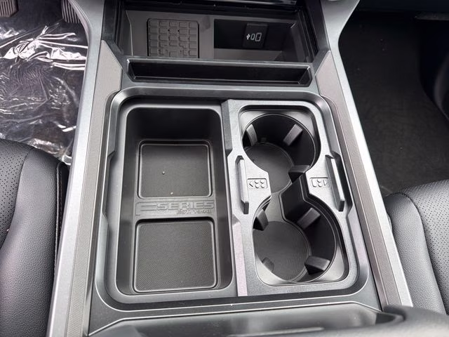 2026 Oxford White Ford Super Duty F-250 SRW Lariat 4X4 Truck