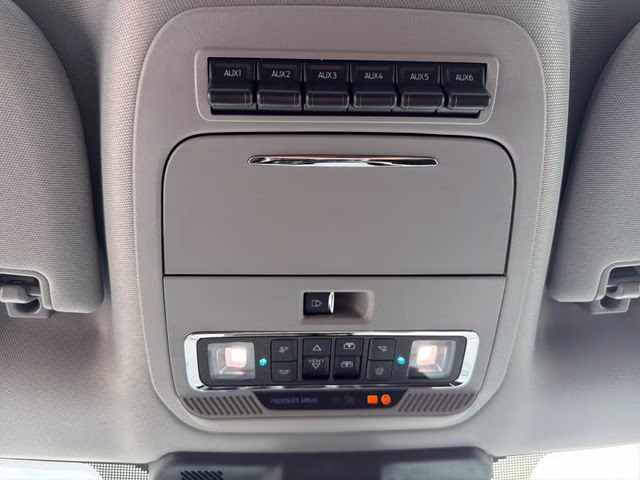 2026 Oxford White Ford Super Duty F-250 SRW Lariat 4X4 Truck