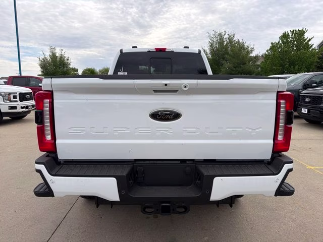 2026 Oxford White Ford Super Duty F-250 SRW Lariat 4X4 Truck
