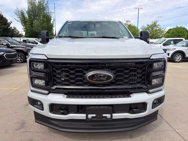 2026 Avalanche Ford Super Duty F-250 SRW Lariat 4X4 Truck